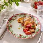 Jardin Des Fraises Porselen Yemek Tabağı